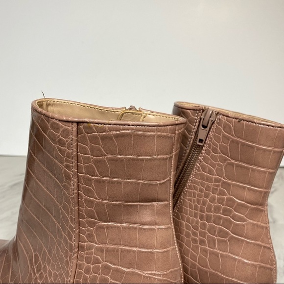 New! Steve Madden Darma Pink Croc Faux Leather Bootie 8.5M - Picture 10 of 14